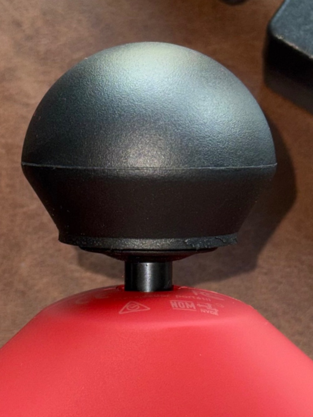 Theragun Mini | Limited Edition (PRODUCT) RED - Picture 12 of 14